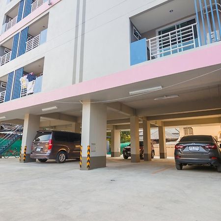 City 2 Lampang Extérieur photo
