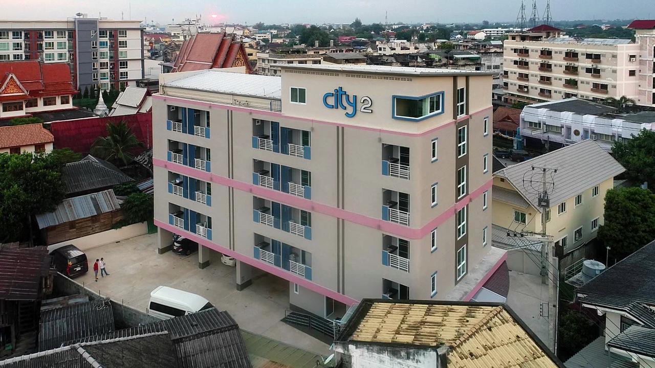 City 2 Lampang Extérieur photo