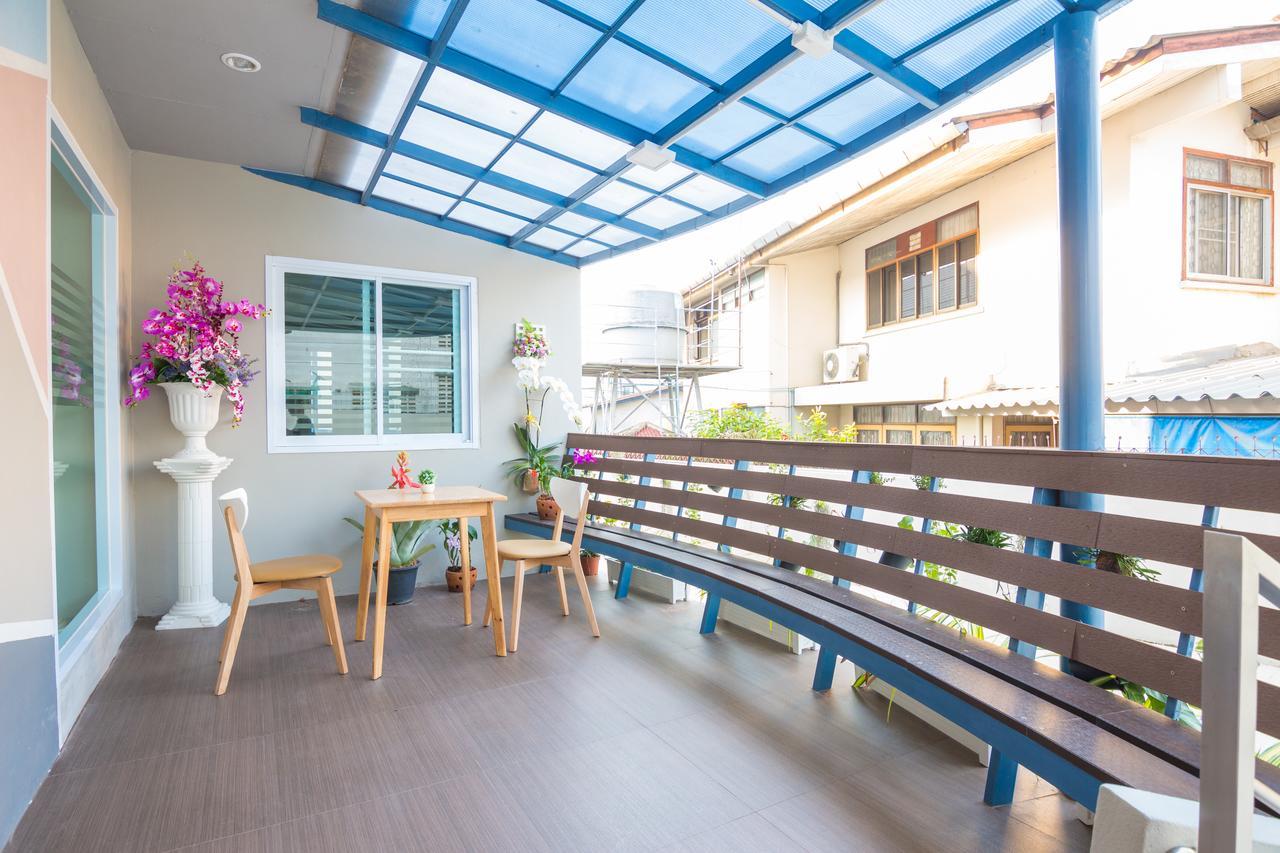 City 2 Lampang Extérieur photo