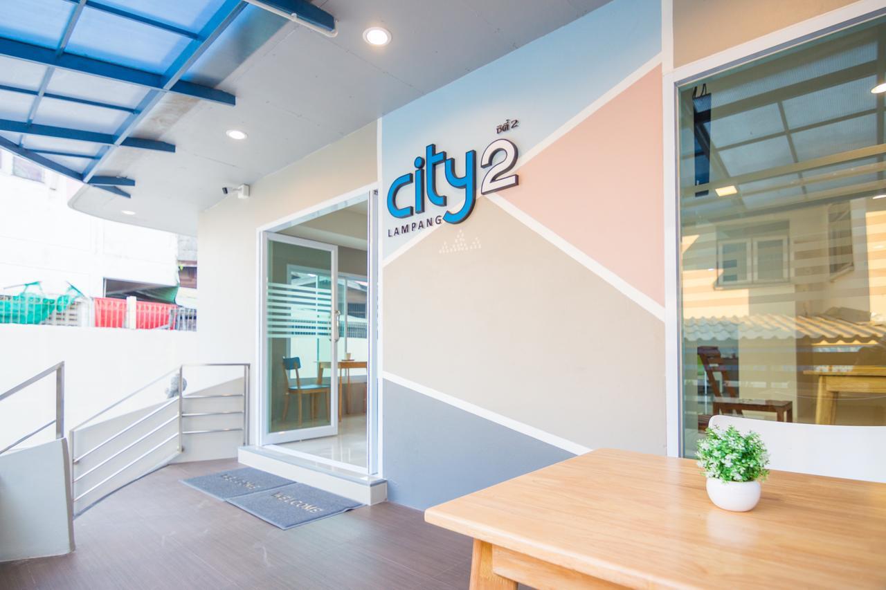 City 2 Lampang Extérieur photo